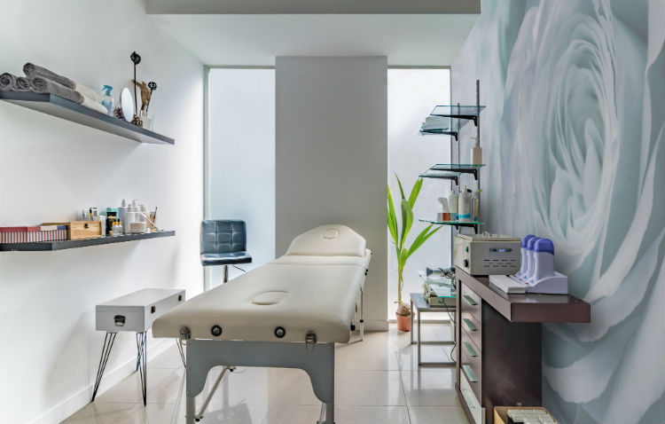 One of the first things that you probably learned from a basic chiropractic practice marketing class was how to determine your care philosophy. And it starts with the decor of your chiropractic adjusting room