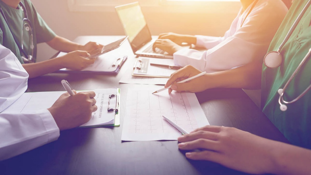 Working together benefits patients and the DC industry for chiropractors and MDs, enhancing the role of chiropractic care at the institutional level...