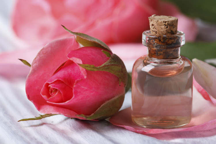 rosewater benefits